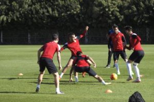Rondos para los jugadores suplentes en Copa.
