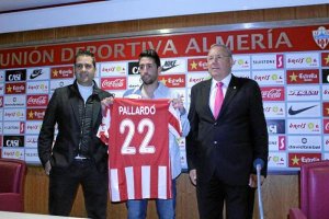 A este Almería solo le falta que vuelva Pallardó por Navidad.