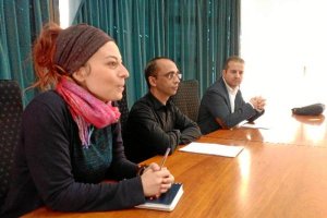 Bravo, en el centro de la foto.