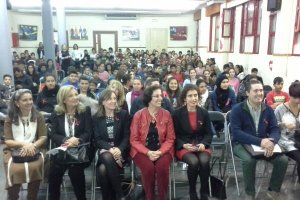 La delegada Gracia Fernández, con la responsable de Educación, Francisca Fernández, en un acto sobre Sida.