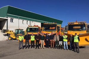 El delegado, junto al personal del centro de conservación que hay en Chirivel.