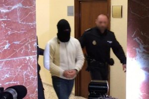 Jonathan Moya llega a la sala de vistas