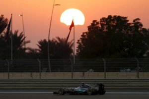 Nico Rosberg se impuso en Yas Marina.