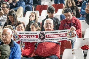 Los que van al Mediterráneo se merecen un monumento.