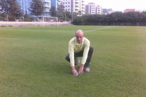 Pepe Morales JR posando para LA VOZ en la Vega.