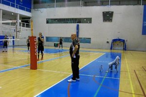 Piero Molducci poniendo a punto a sus muchachos.