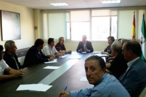 Jiménez explica el Plan de Vivienda al sector de la construcción en una imagen de archivo.