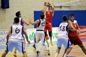 El jugador almeriense explica el inicio de temporada.