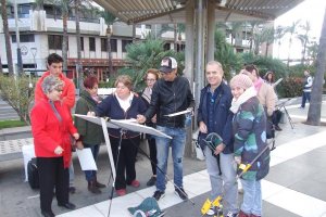 La Agrupación de Acuarelistas de Almería celebra el Día Internacional de la Acuarela pintando en la Plaza de las Velas.