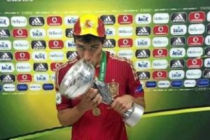 Antonio Marín con la Copa de Europa.