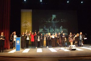 Artistas participantes en la gala de presentación del Calendario ANDA 2016.