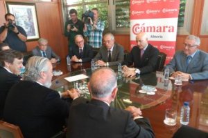 Reunión en la sede de la Cámara.