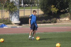 Joan Carrillo tiene bajas en defensa.