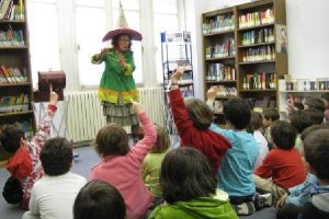 Los cuentacuentos son una de las actividades preferidas de los peques