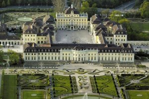 el palacio real de El Ejido. Vista aérea donde se aprecia parte del conjunto de jardines. 