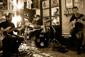 Siete Cuartos Grupo está afincado en Granada aunque tiene integrantes de diversa procedencia. 