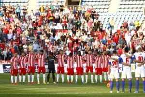 El futuro del Almería está en las botas de los futbolistas.