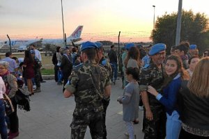 Militares en el aeropuerto.
