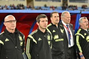 Albert Celades en el banquillo del Mediterráneo.