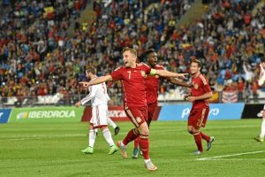 El capitán de España celebró cinco goles y marcó tres.