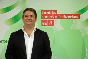 Giménez Felices cesado de la Agencia IDEA en Almería.