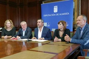 Diputados del Grupo Socialista en la Diputación durante la rueda de prensa.
