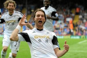 Michu espera destino en España.