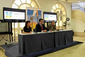 Dolores Martínez, Antonio J. Rodríguez y Enrique Iznaola, ayer en la presentación.