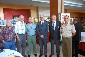 Jurado del Certamen de Pintura y Poseía Legión Española. 