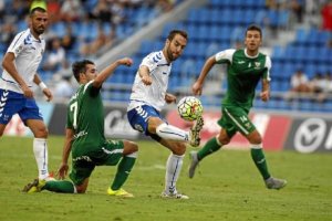 El Tenerife toma oxígeno ante un Alavés sin pegada.