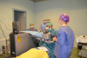 Intervención con cirugía láser refractiva en Novovisión.