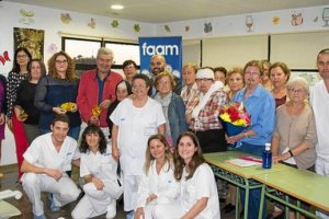 Usuarios, familiares y trabajadores del Centro de Día de Níjar. 