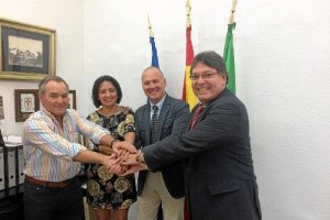Alcaldes de los municipios de Arboleas, Cantoria y Albox con el delegado de Fomento.
