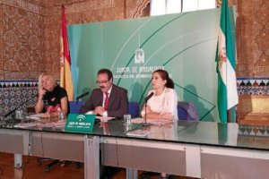 Presentación de las actividades de noviembre en la Biblioteca Villaespesa, ayer.