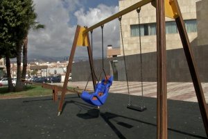 Uno de los columpios instalados.