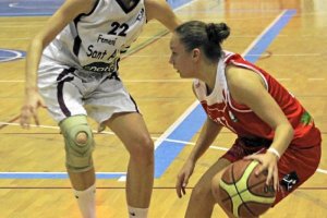 Las almerienses dieron la talla ante el ahora líder.