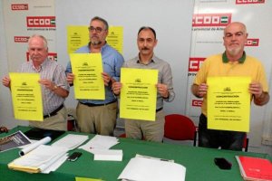 Representantes de Asafal, CC OO y UGT, esta mañana.