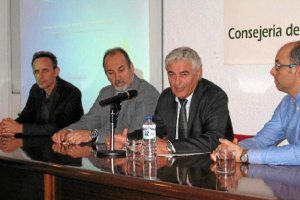 Jerónimo Pérez durante la reunión en el IFAPA