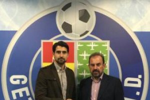De la Red posa junto a Ángel Torres. 