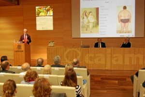 El doctor Pérez Jiménez en su conferencia