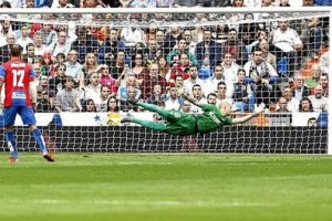 Rubén no pudo hacer nada en los goles.