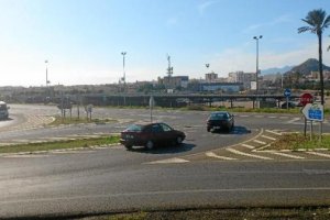 Varios viales confluyen en la circunvalación. 