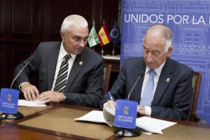 Firma del proyecto para el arreglo de los caminos.