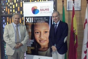 Francisco Martínez Amo y Francisco Giménez en la presentación de las XII Jornadas de Actualización de Vacunas.