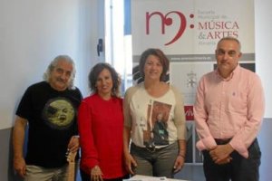 Presentación del ciclo con Carlos de Paz, María del Mar Saldaña, Rosa Díaz y Deogracias Gómez.