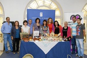 Foto en grupo tras la presentación de los dos eventos en la Diputación.