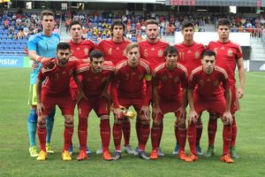 Rubén Duarte, primero por la izquierda en la fila inferior, con España.