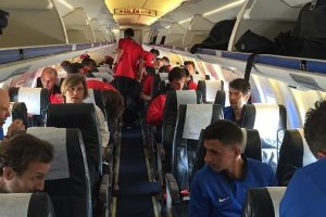 Uno de los viajes del Almería en avión.