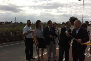 María Vázquez, Jesús Huertas, Luis Rogelio Rodríguez-Comendador y Joaquín Jimenez, inauguran el carril bici.