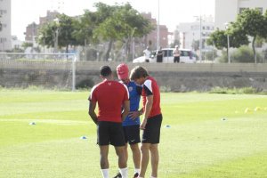 Miguel Rivera y Sebastián Dubarbier en la Vega.